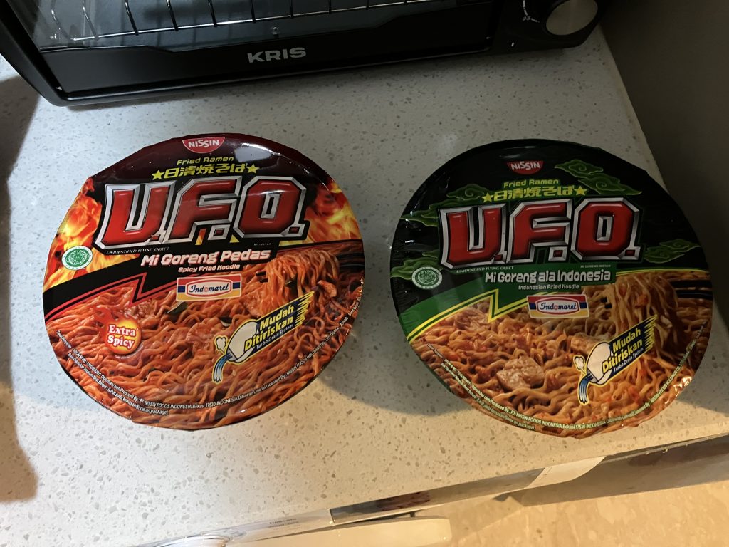 ローカライズされたカップめん焼きそばUFO