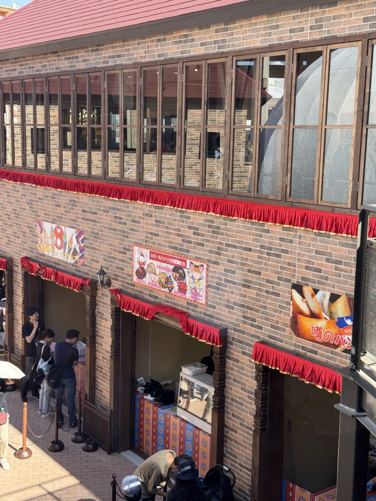 窓の「サッシ」は木製でした!